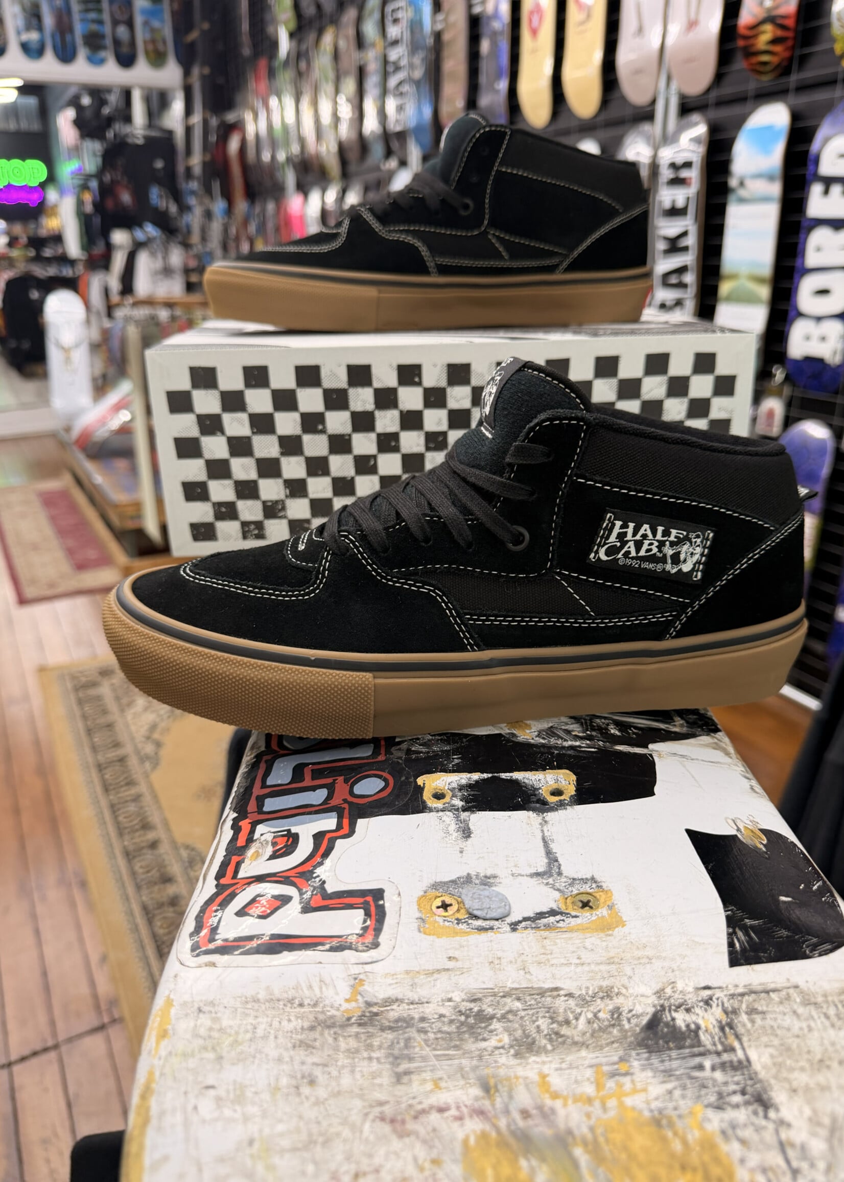 Vans VANS - Skate Half Cab Black/Gum/White