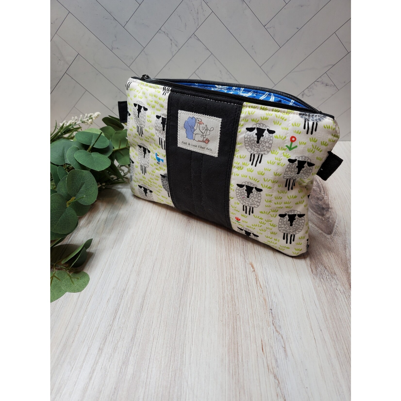 Fast and Luse Zipper Pouch - Sheep - Medium