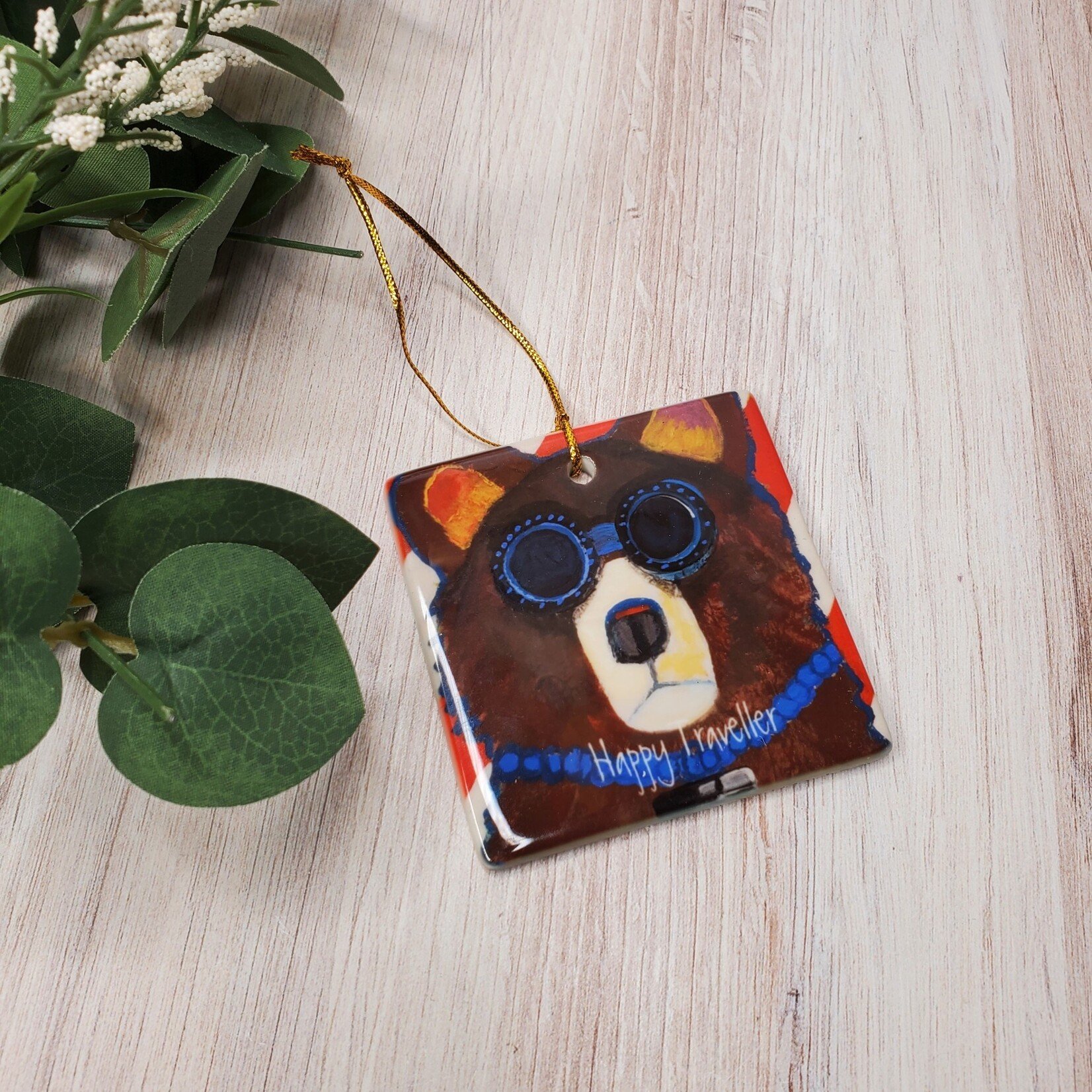 Chilipepper's Painting Ceramic Art Ornament - Happy Traveller Bear