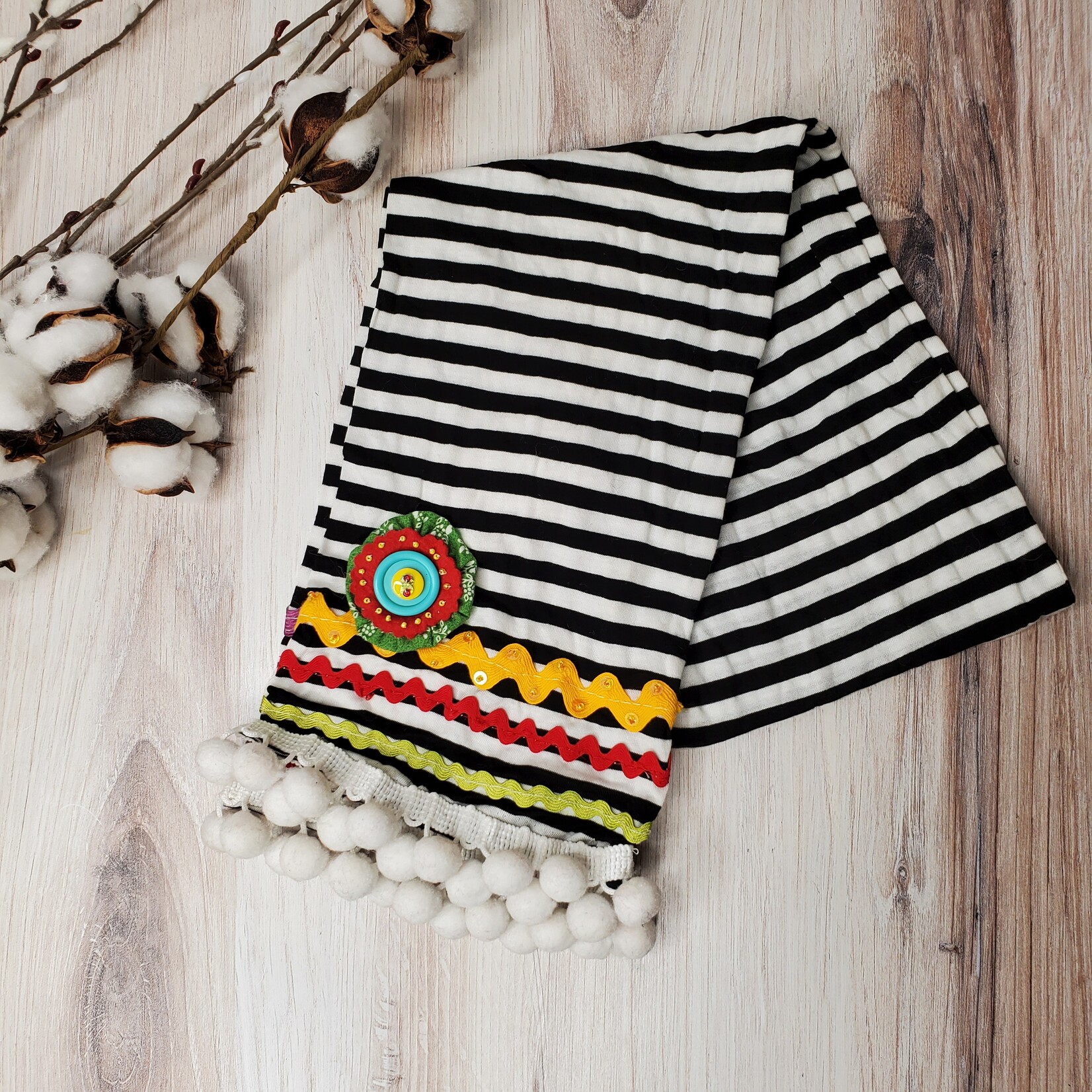 Roan's Repertoire Scrappy Happy Kids Scarf - black & white