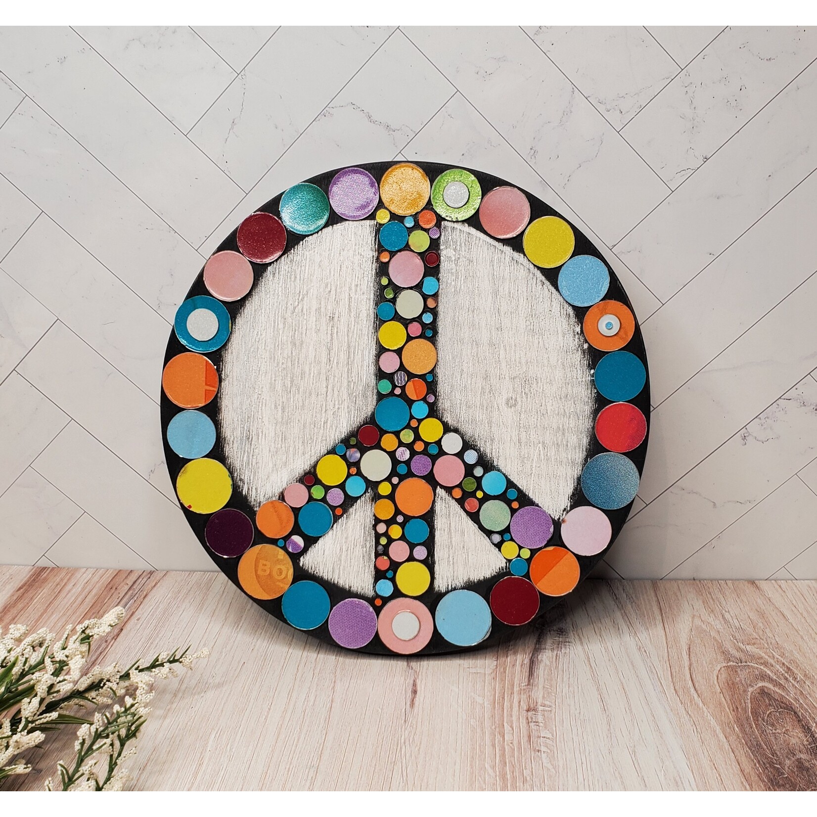 Daniela Schnebly "Peace Out #1" - 9" round