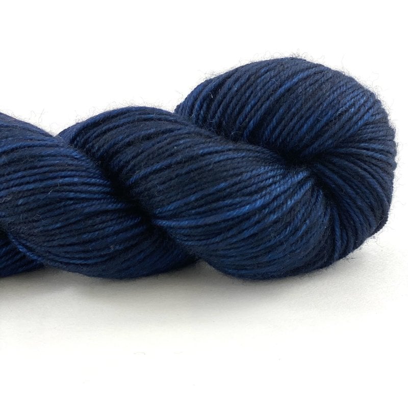 Superwash Merino lambswool Navy – Kerry Woollen Mills