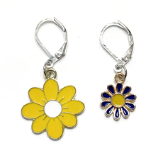 Pretty Warm Designs Pretty Warm Designs - Yellow and Blue Daisy