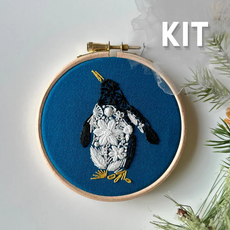 Nest Embirdery Nest Embirdery - Penguin Pal Mini Embroidery Kit