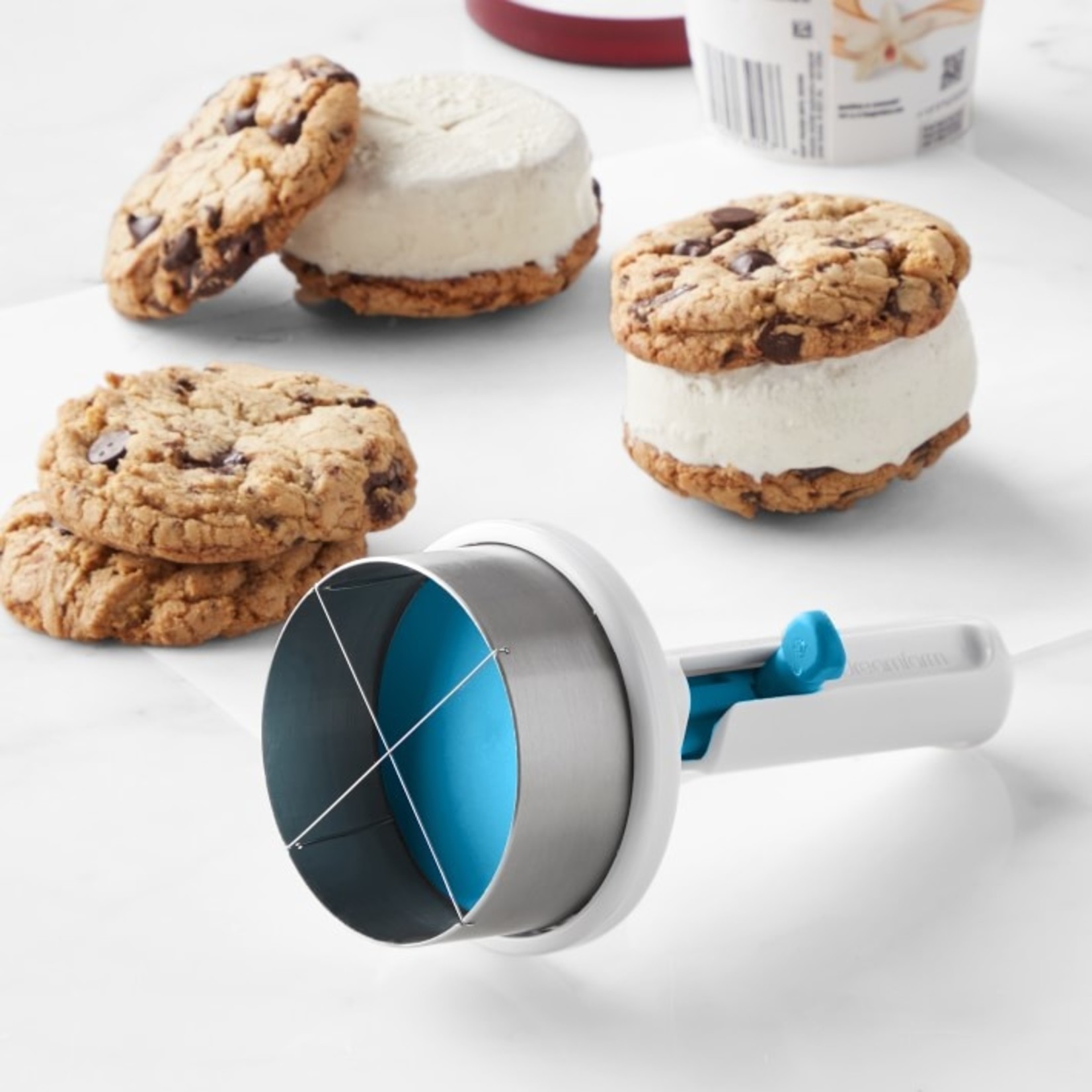 Dreamfarm Icepo - Cylinder Ice Cream Scoop For Ice Cream Sandwiches