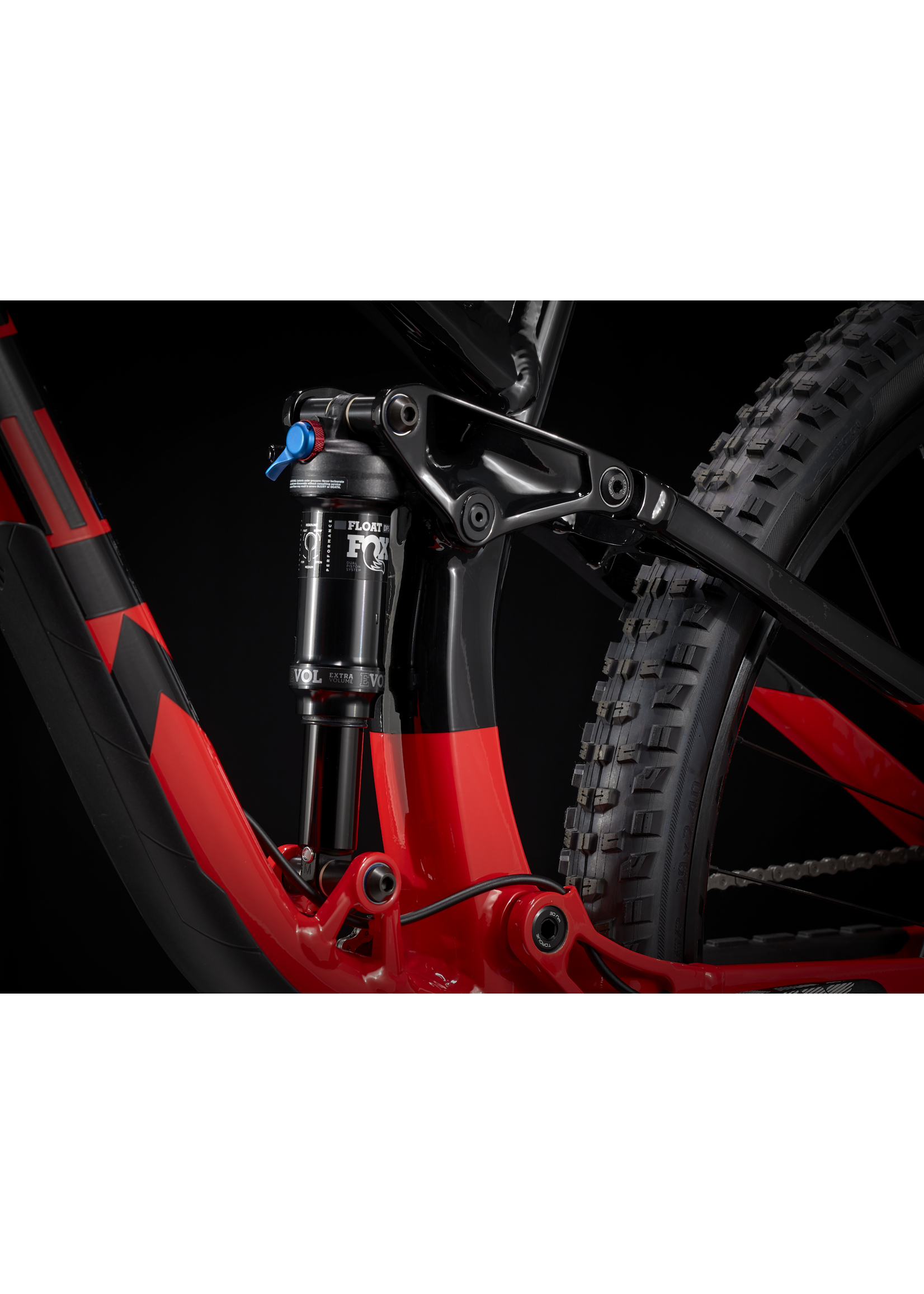 TREK - FUEL EX 7 - BLACK/RED - MEDIUM 