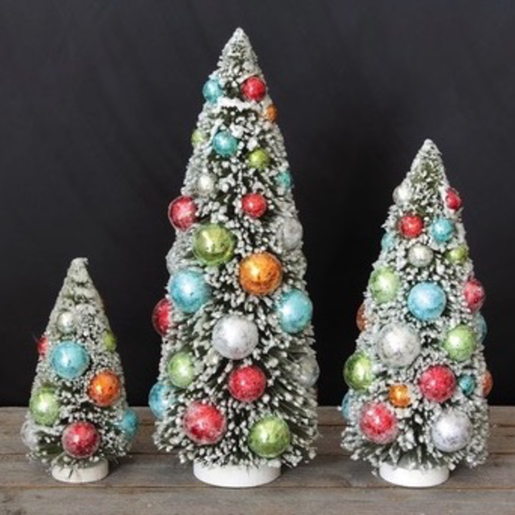 Accent Retro Brush Christmas Trees