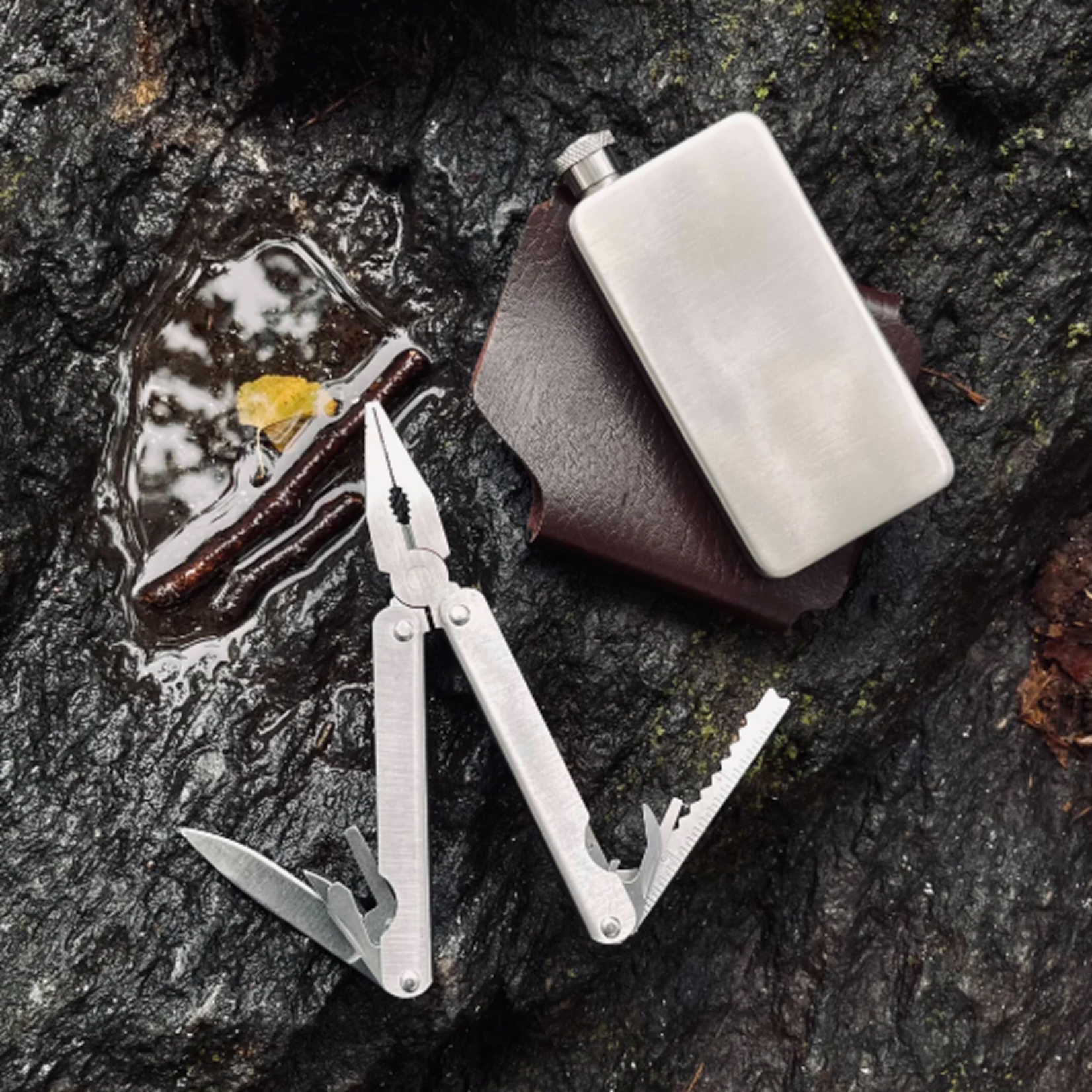 Flasks Handy Leather Flask & Multi Tool