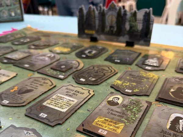 Bombyx Les Secrets de Warden Keene (FR)