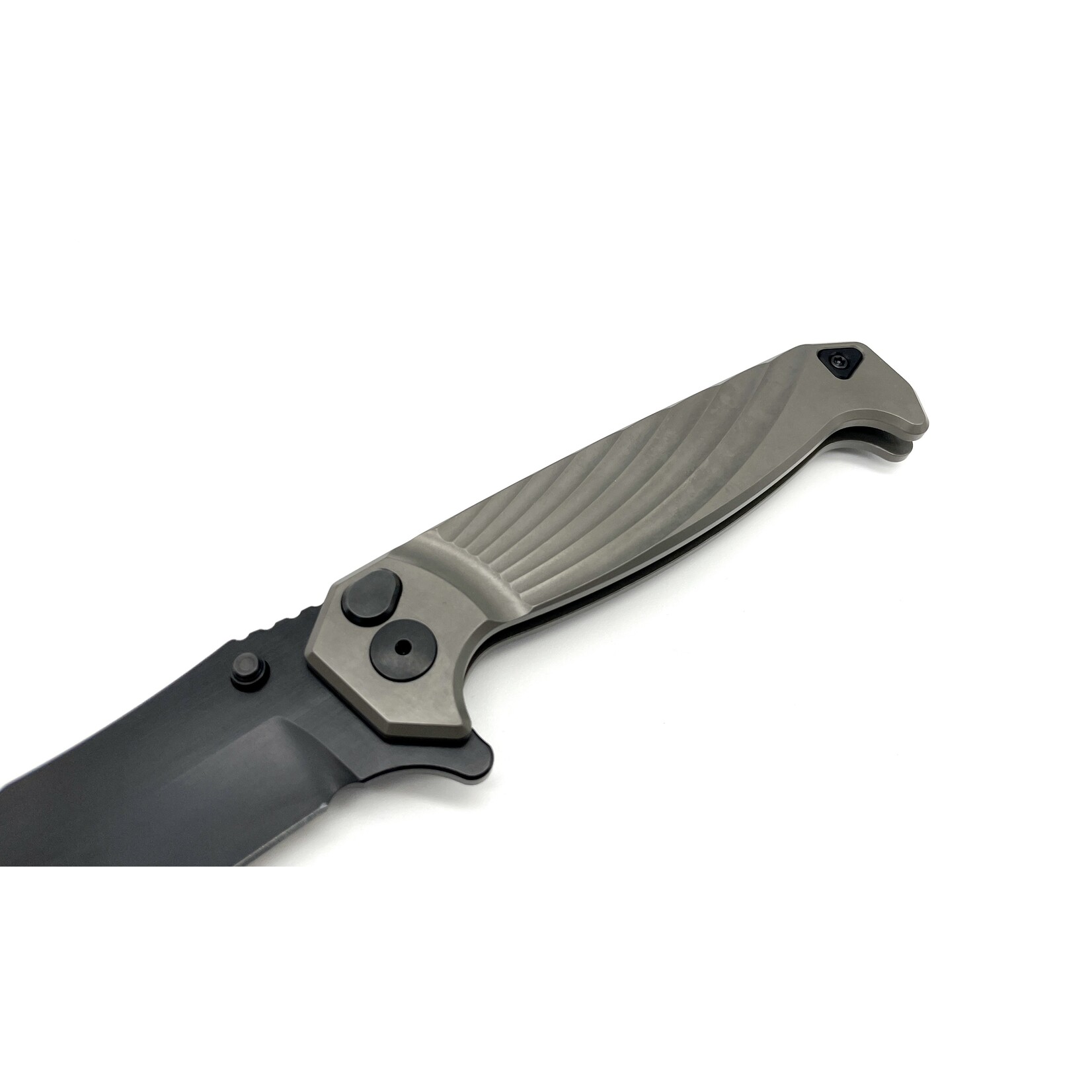 Half Face Blades Half Face Blades HFB012 Magnacut & Billet 6AL-4V Titanium Gen 2 Crow Folder