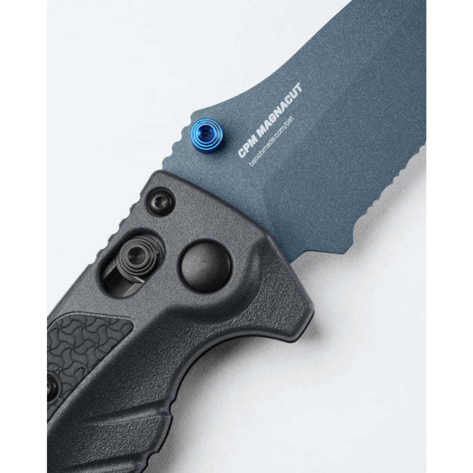 Benchmade Benchmade 18065SBT-01 Magnacut & Grivory Tempest Gray Serrated Mini Adira