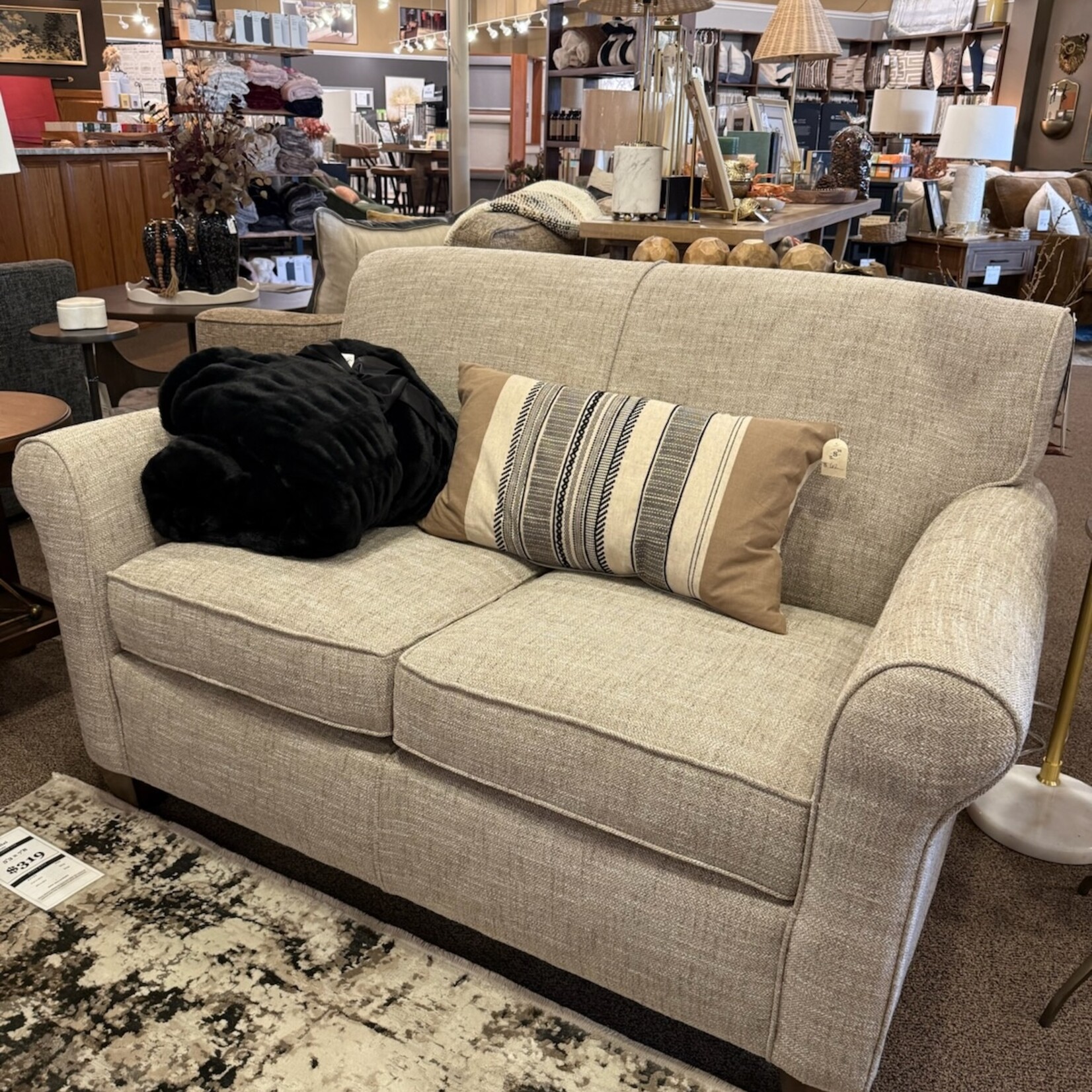 Flexsteel Dana Fabric Loveseat in 054-80