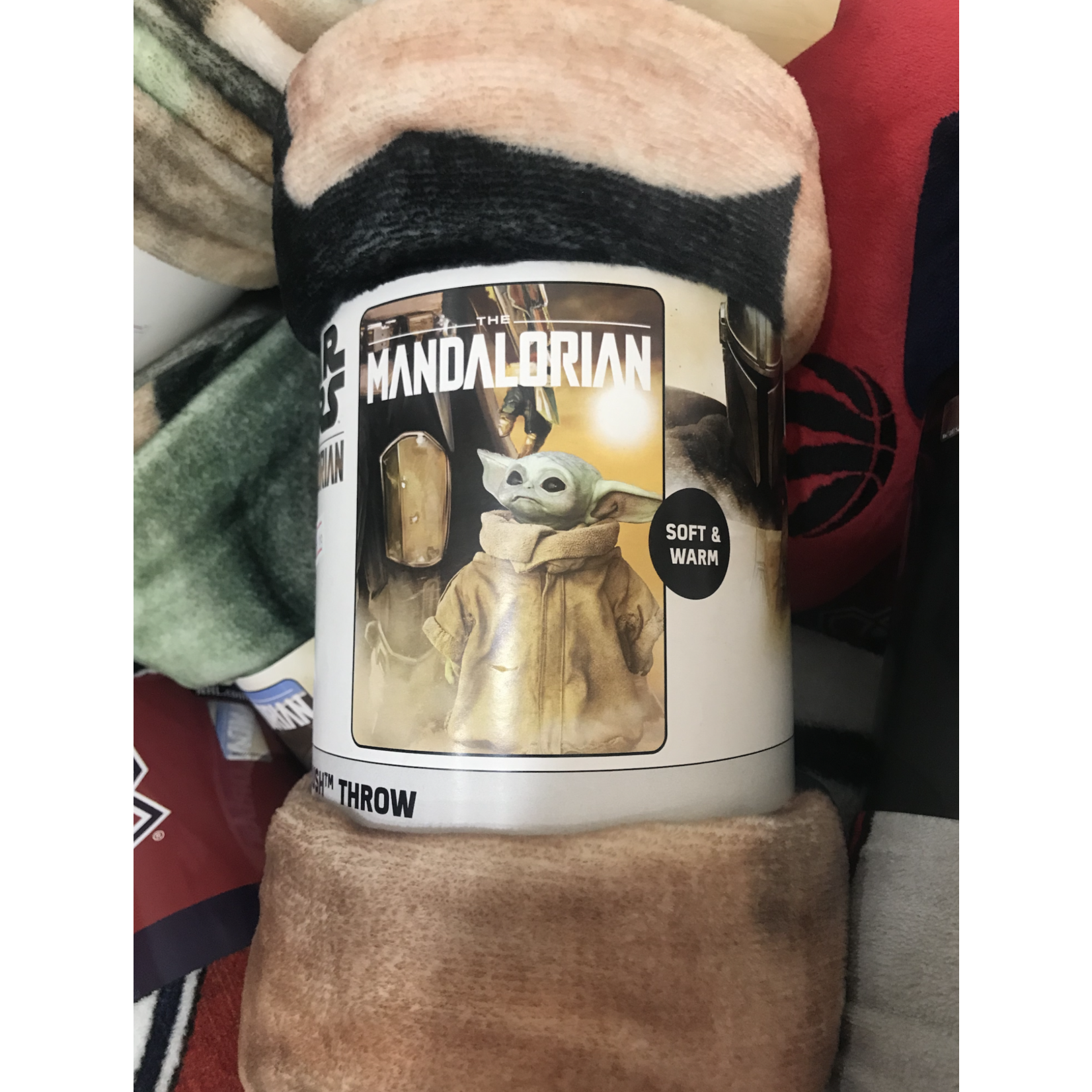 Star Wars The Mandalorian Super Plush Throw - Mando and Grogu