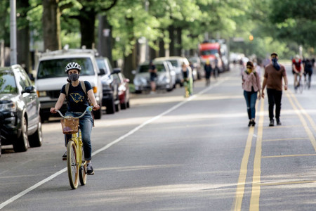 100 THINGS TO KNOW ABOUT BIKING IN NYC : TESTED TIPS FROM EXPERIENCED CYCLISTS