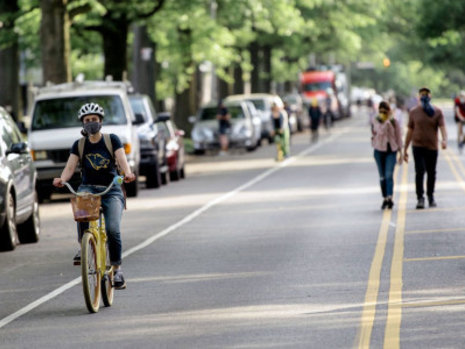 100 THINGS TO KNOW ABOUT BIKING IN NYC : TESTED TIPS FROM EXPERIENCED CYCLISTS