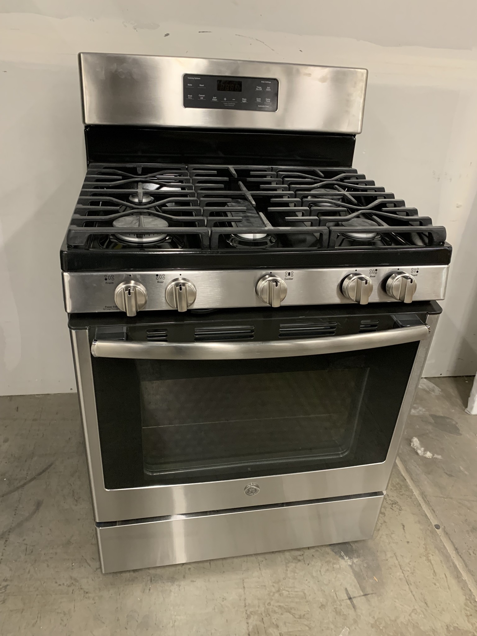 GE Like New Freestanding Gas Range!