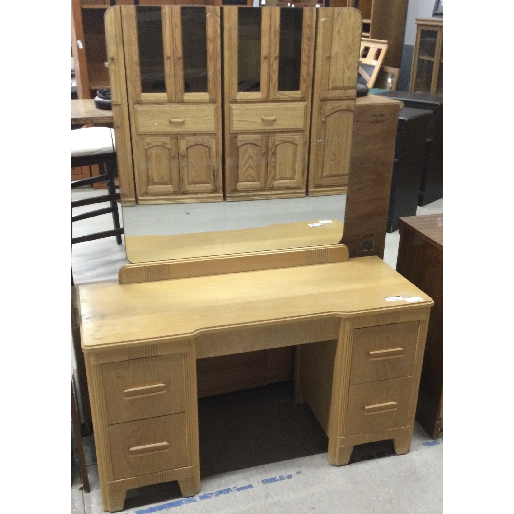 11494 Small Desk with Mirror