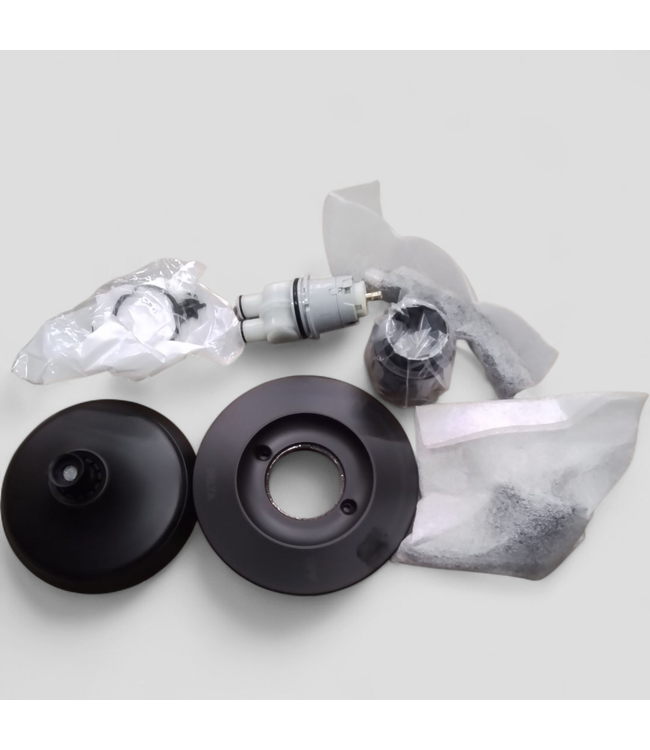 47003 Delta Woodhurst Round Bathtub and Shower Faucet