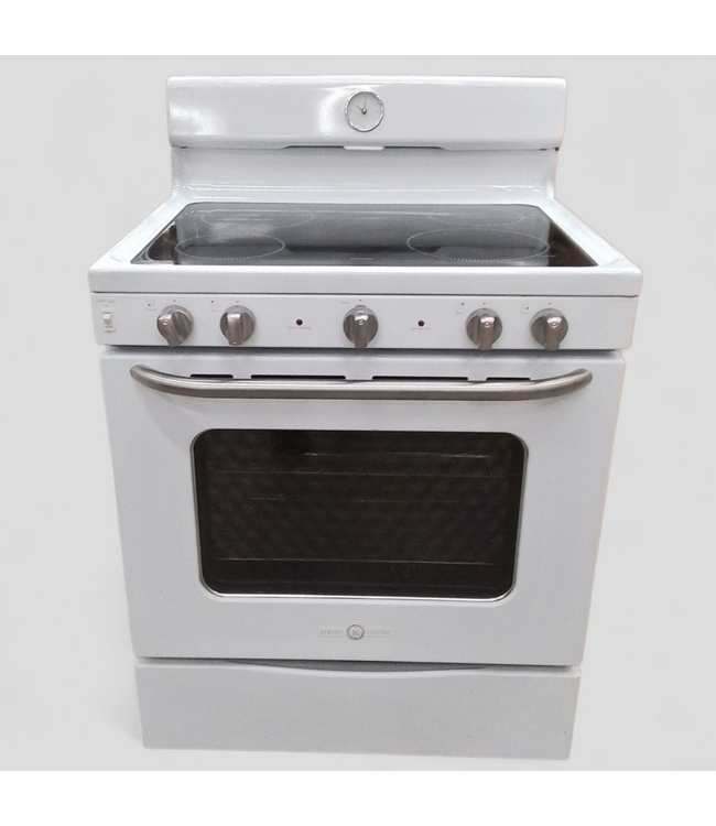 47953 GE Artistry Series White Electric Range 4.8 cu. ft.