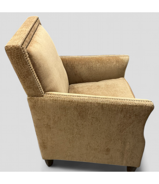 48538 Giraffe Accent Chair 29"W