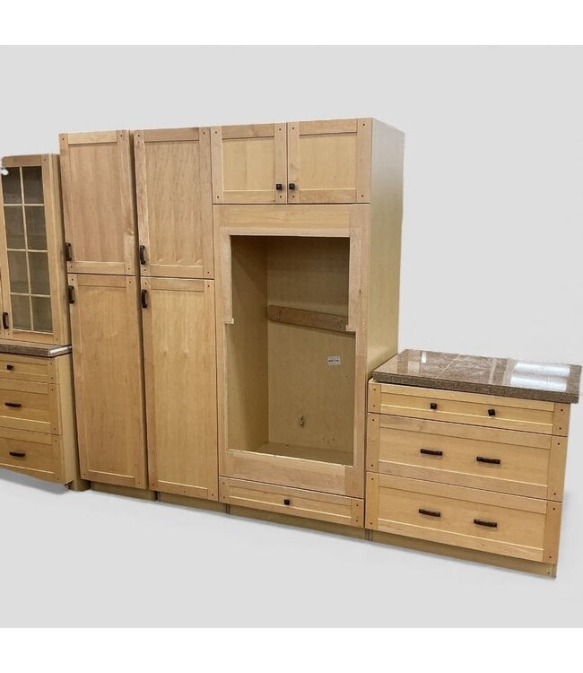 48982 Thomasville Natural Pine Cabinet Set of 12pcs