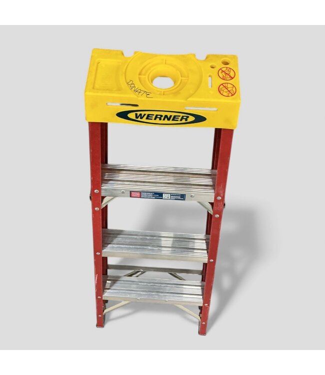 49424 Werner Fiberglass Red Step Ladder 4'