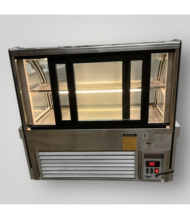 51007 Refrigerated Countertop Curved Glass Display Case 36"