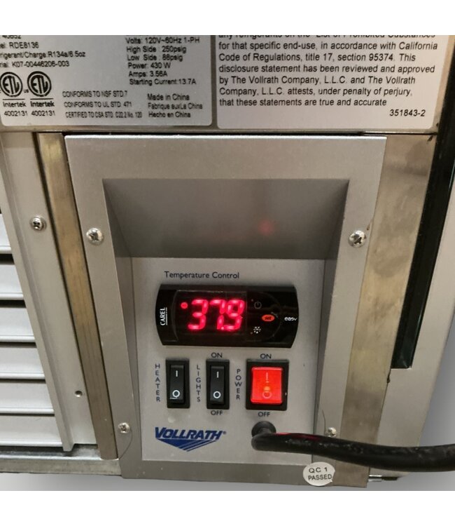 51007 Refrigerated Countertop Curved Glass Display Case 36"