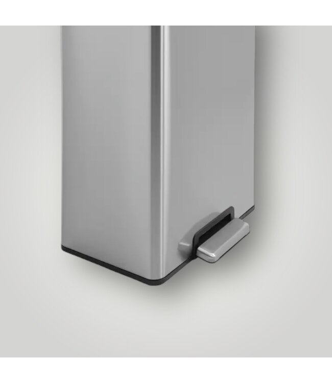 51050 Silver Metal Indoor Kitchen Step Trash Can 12 Gallon