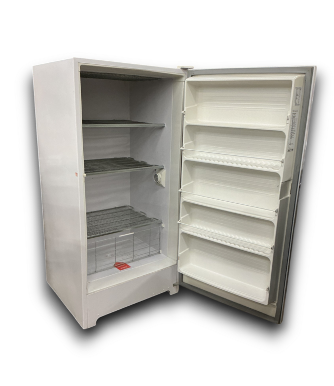 53218 Vintage White Signature 2000 Upright Freezer