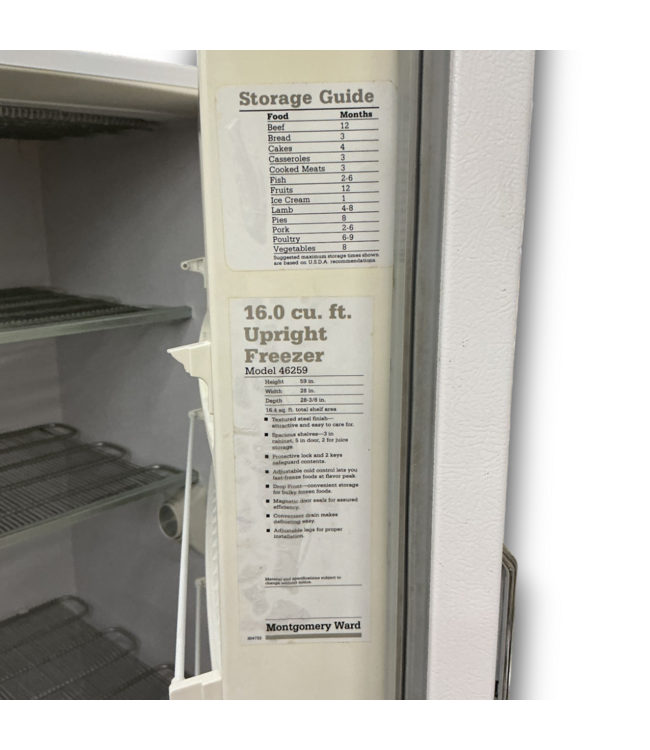 53218 Vintage White Signature 2000 Upright Freezer