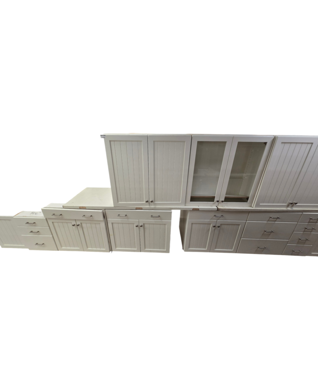 55820 White Cabinet Set Of 22-pcs