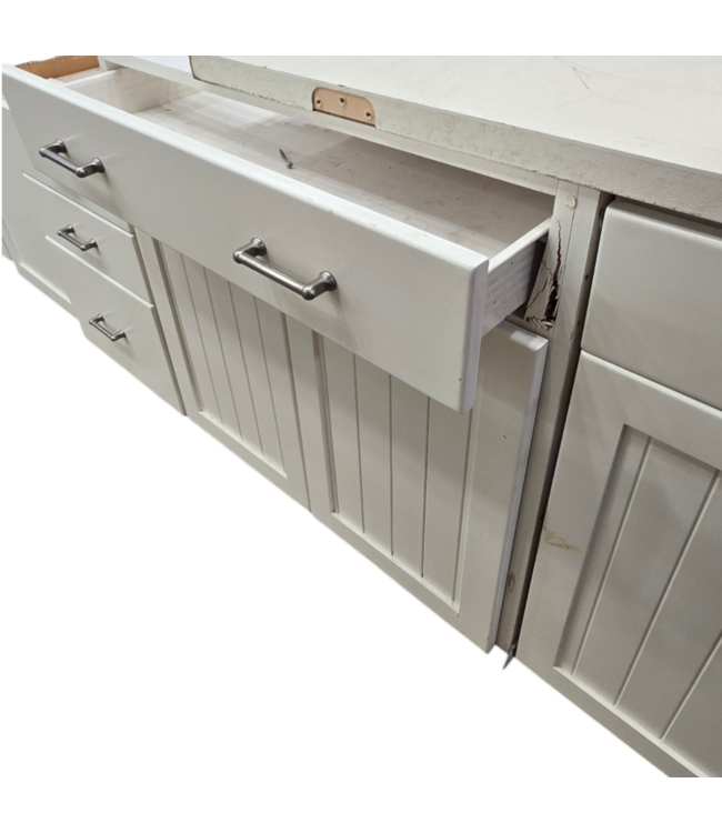 55820 White Cabinet Set Of 22-pcs