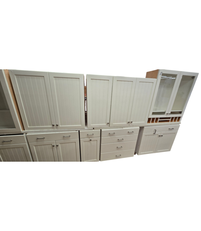 55820 White Cabinet Set Of 22-pcs