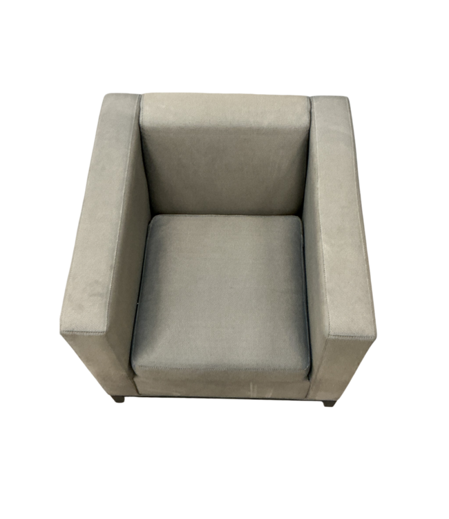 56170 32" X 33" X 28" Modern Club Accent Chair