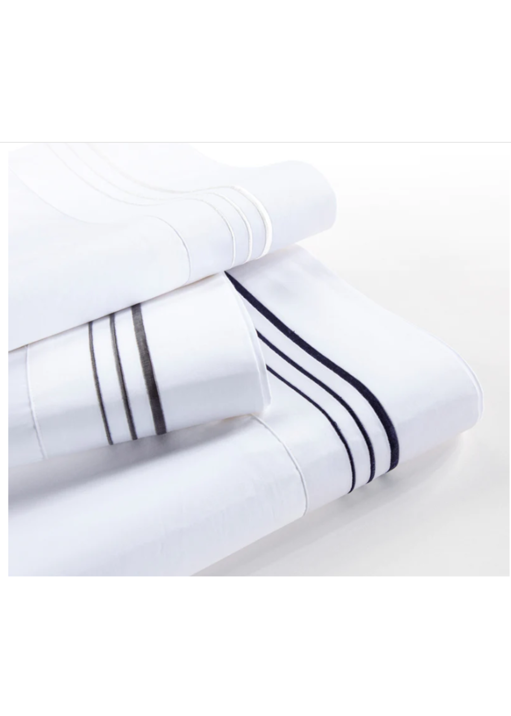 HIEND ACCENTS QUEEN NAVY EMBROIDERED BORDER DUVET