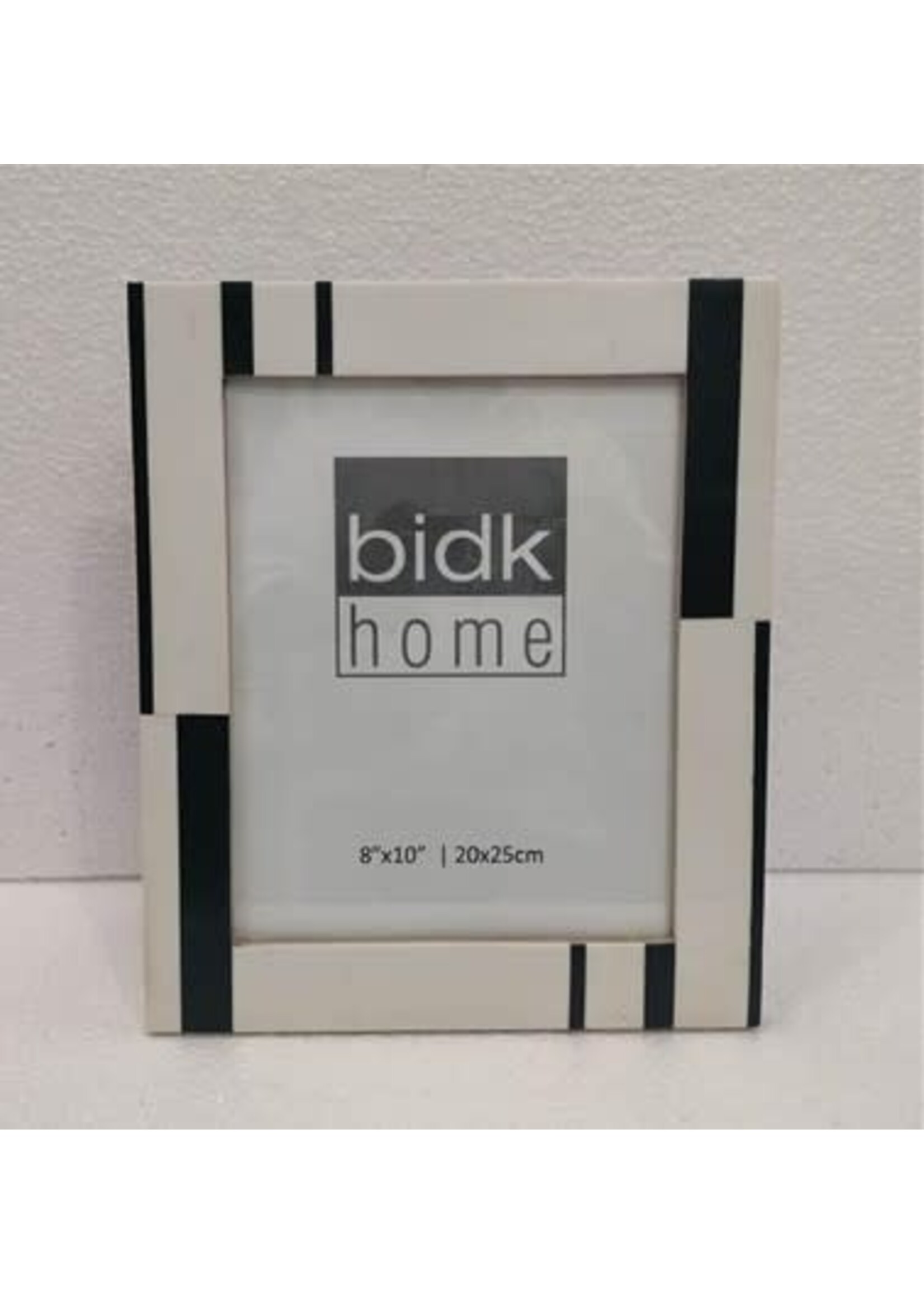 8X10 RESIN BK/WT FRAME