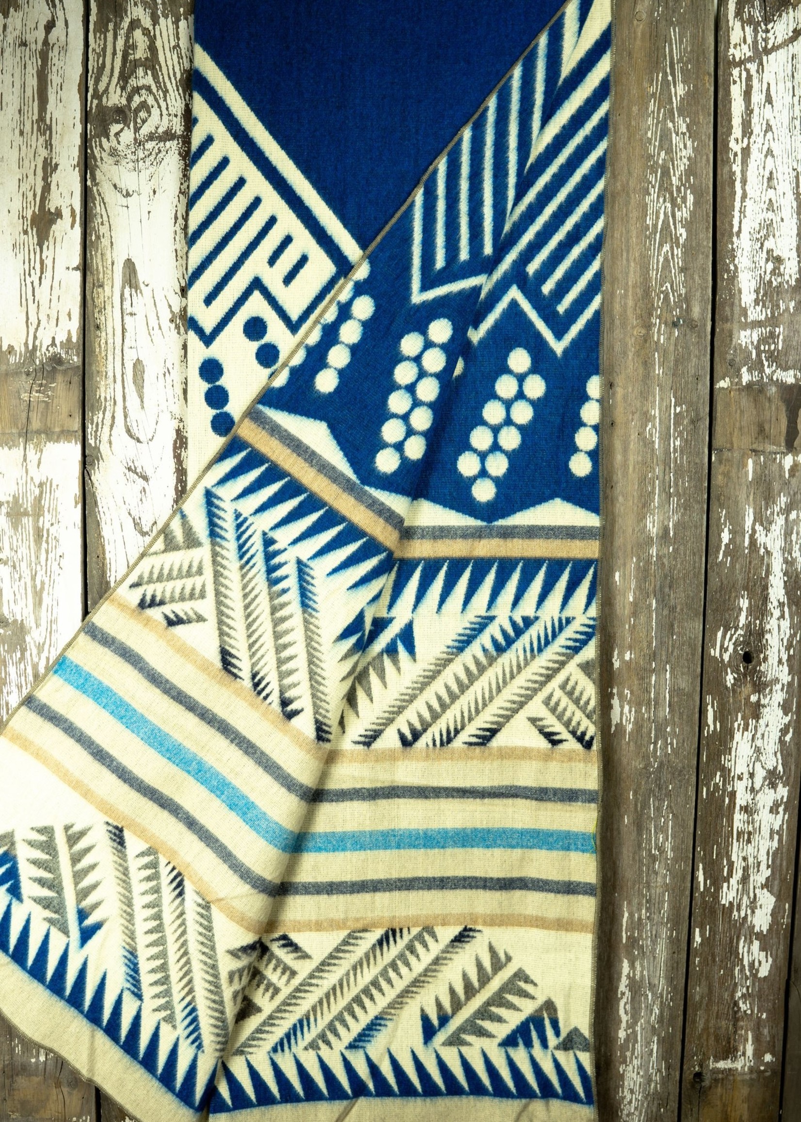 Heartprint Threads Louise Mountain Blanket | Queen