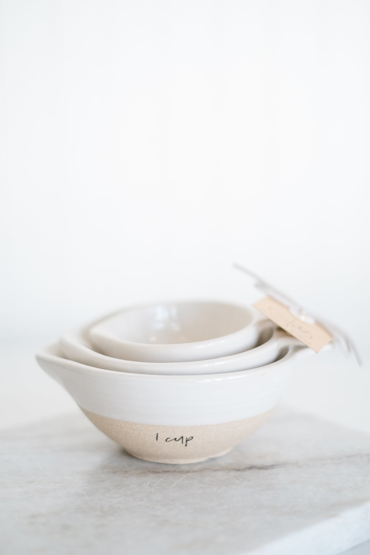 https://cdn.shoplightspeed.com/shops/648968/files/37298286/mud-pie-stoneware-measuring-cups.jpg