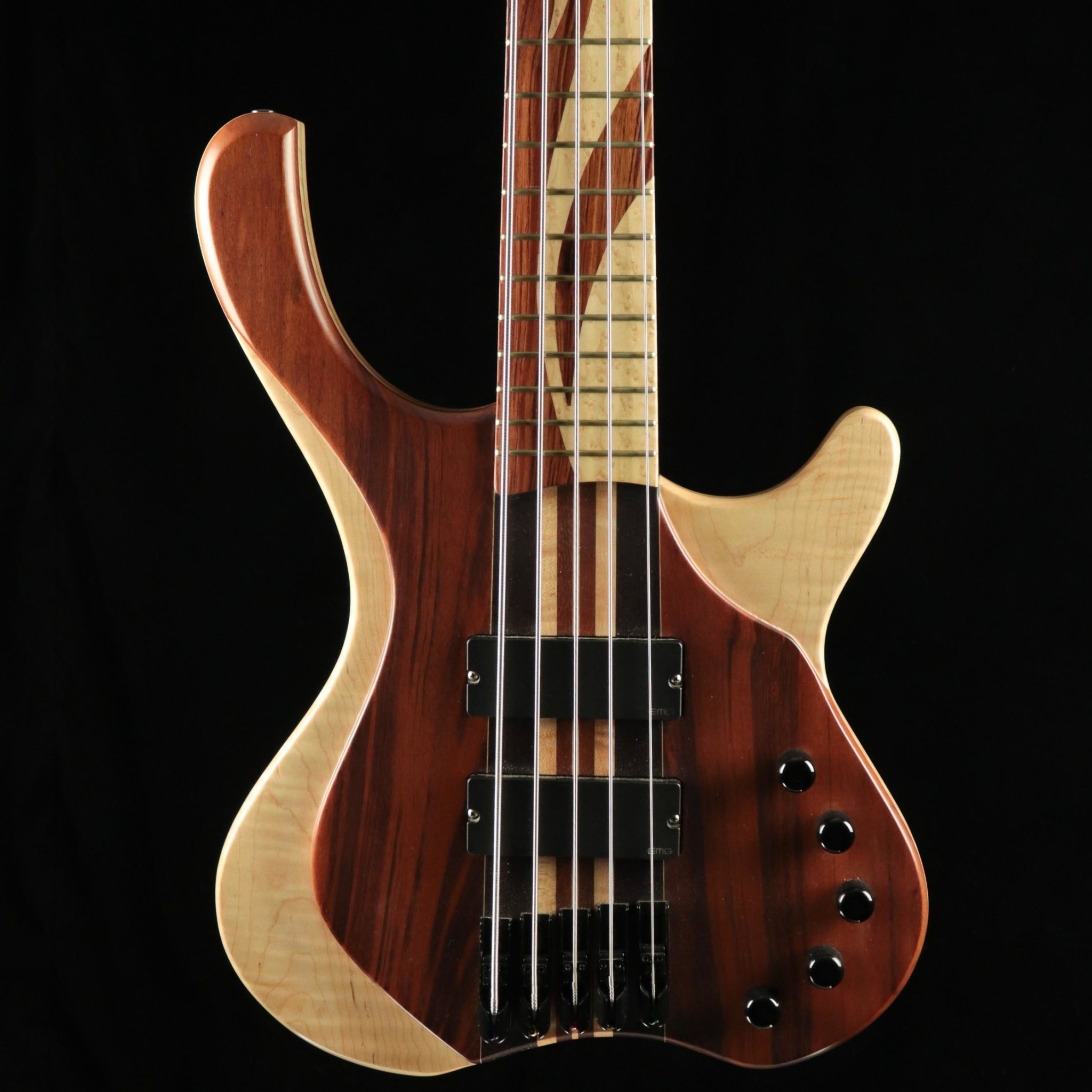 MGBass MGBass - Desert Custom 5 String Bass - Natral Satin Goncalo Alves Over Curly Maple