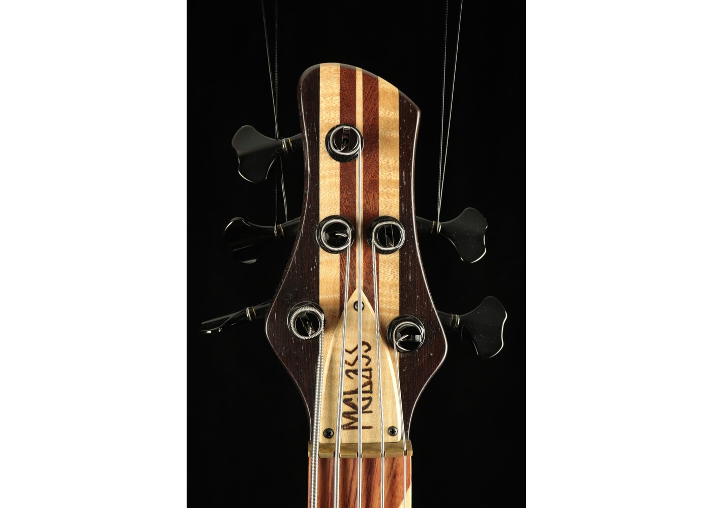 MGBass MGBass - Desert Custom 5 String Bass - Natral Satin Goncalo Alves Over Curly Maple