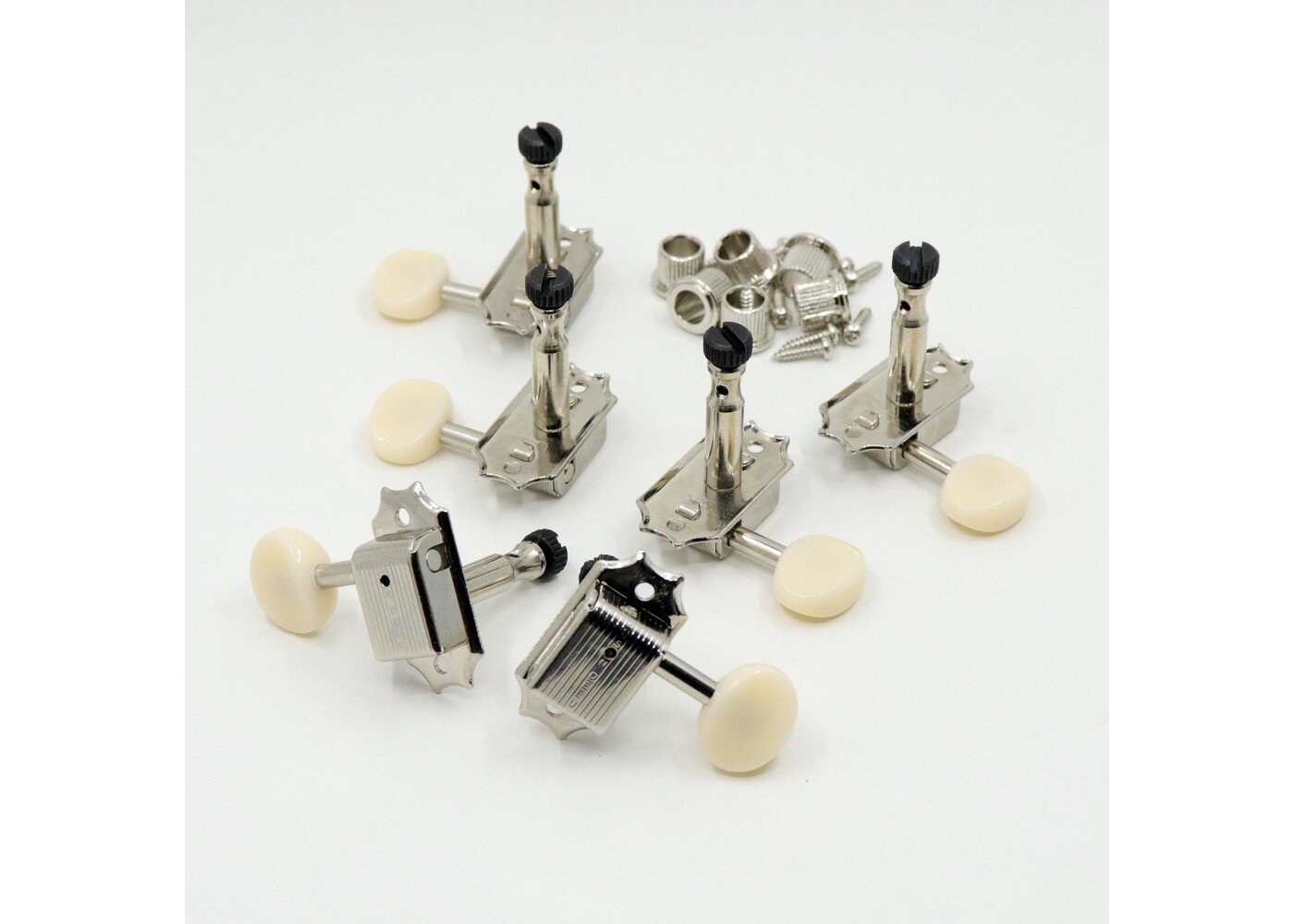 Kluson Kluson 3 Per Side Deluxe Series Tuning Machines, Nickel w/Plastic Oval Buttons