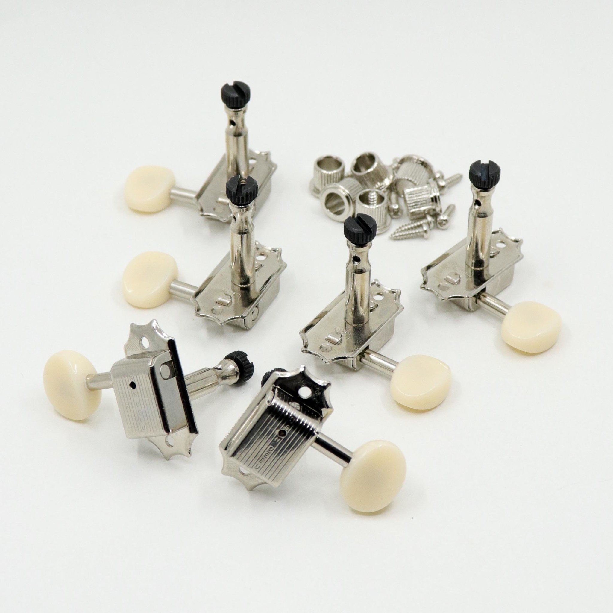 Kluson Kluson 3 Per Side Deluxe Series Tuning Machines, Nickel w/Plastic Oval Buttons