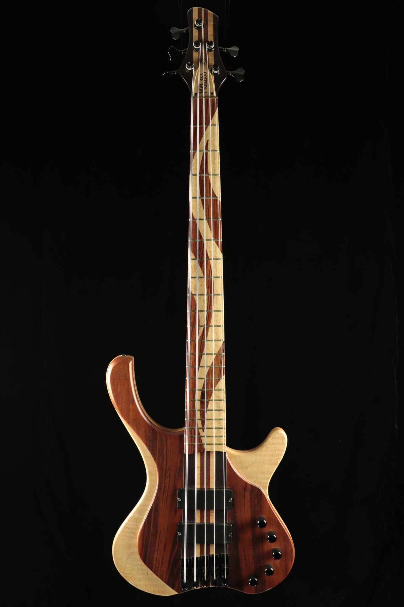 MGBass MGBass - Desert Custom 5 String Bass - Natral Satin Goncalo Alves Over Curly Maple