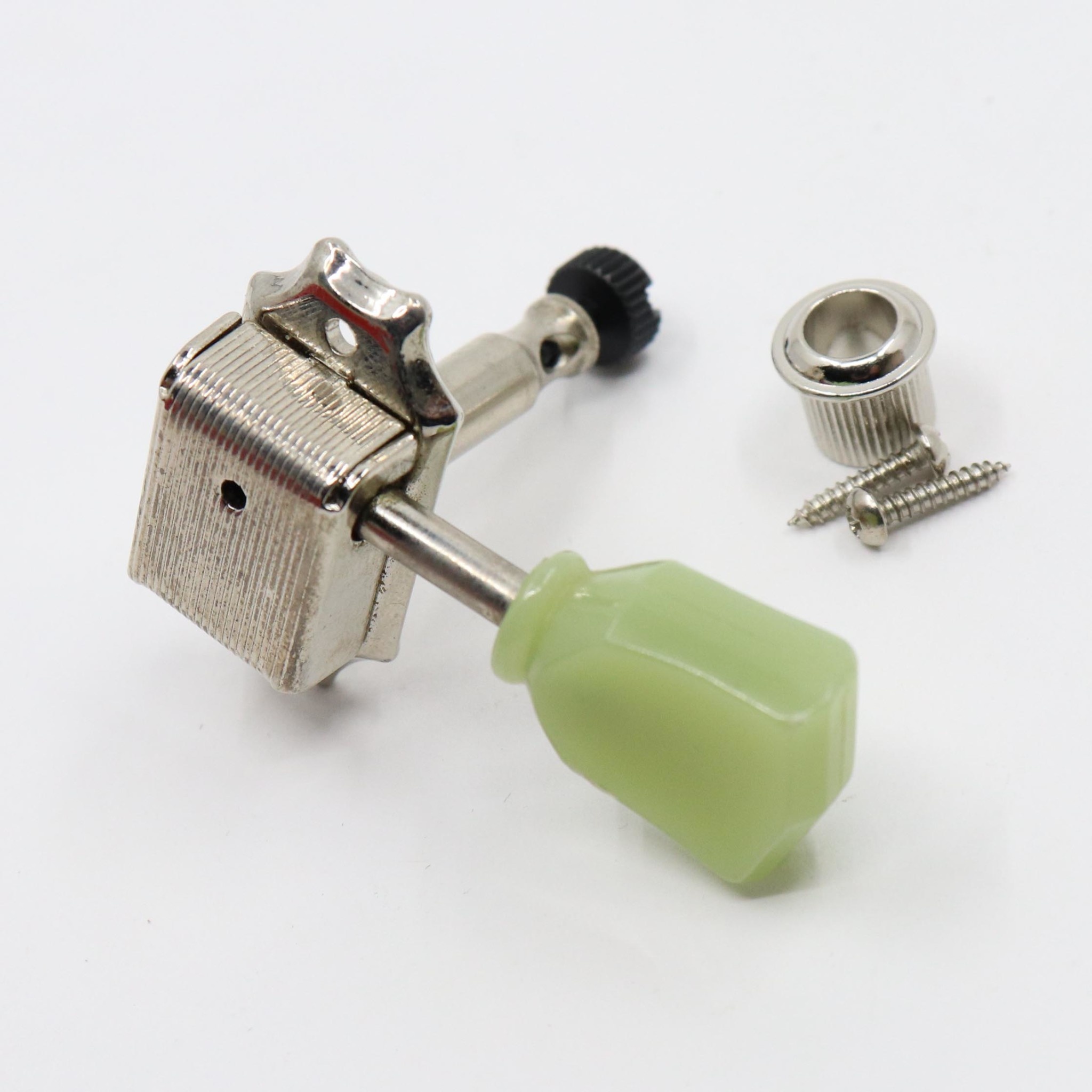 MannMade USA MannMade USA SE Locking Tuner - Bass side - Nickel,  Green Button