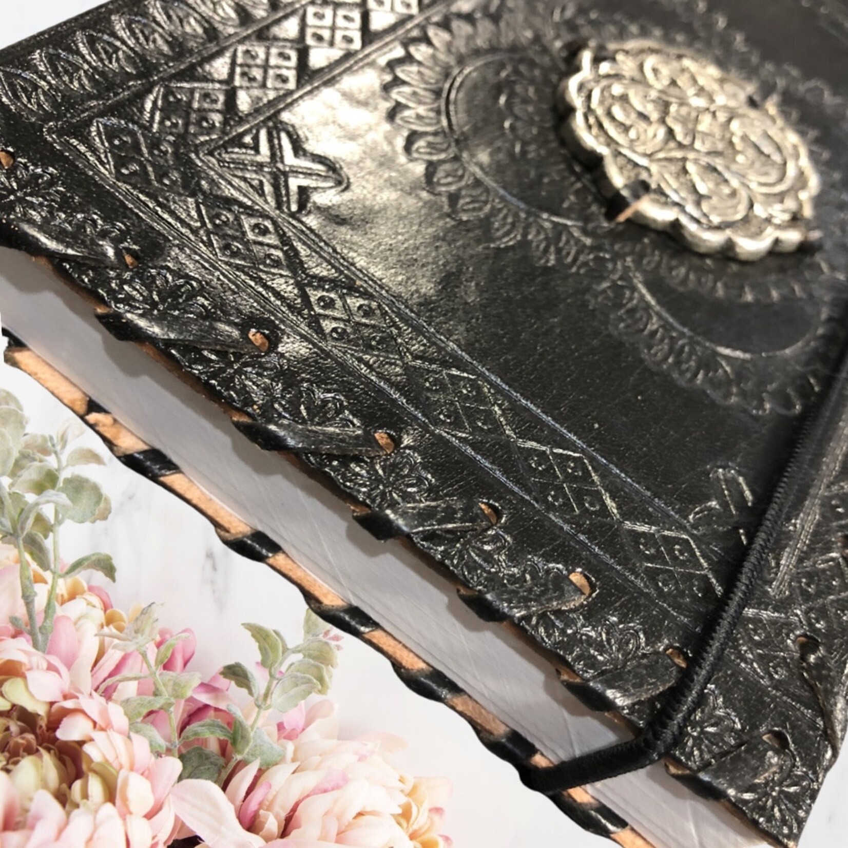 La Vida Black Leather & Metal Detail Notebook