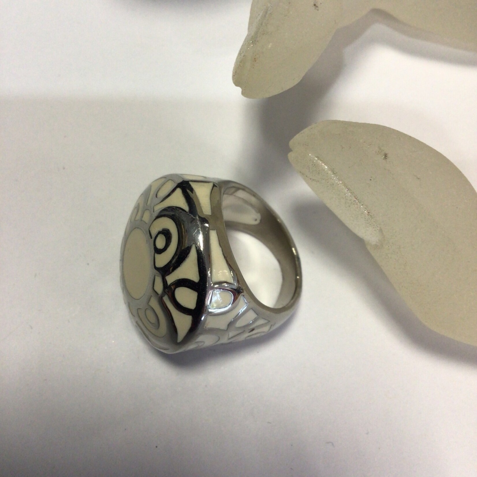 S.S Jewellery White & Silver Chunky Ring