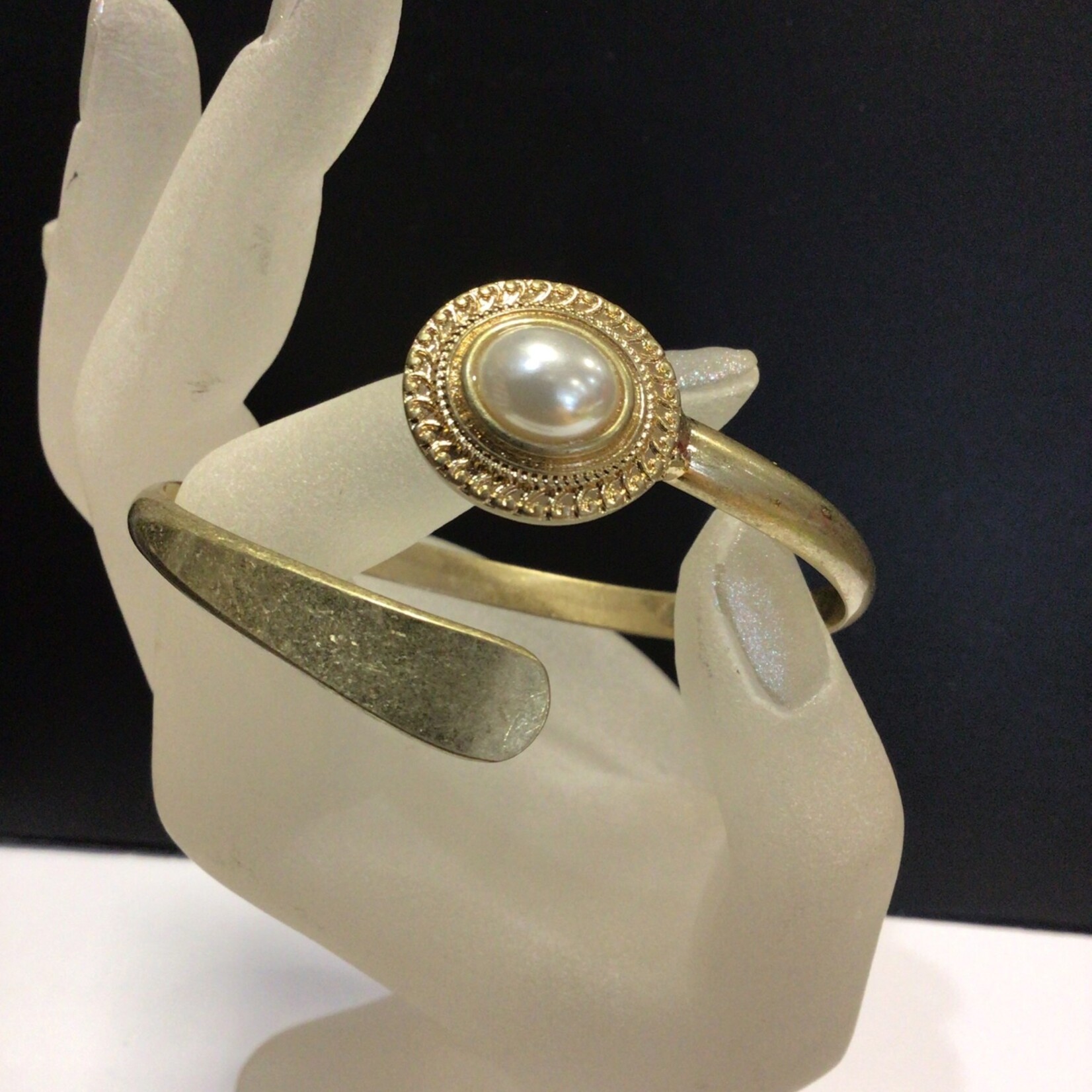 Trend Jewellery Antique Gold Pearl Curved Bangle