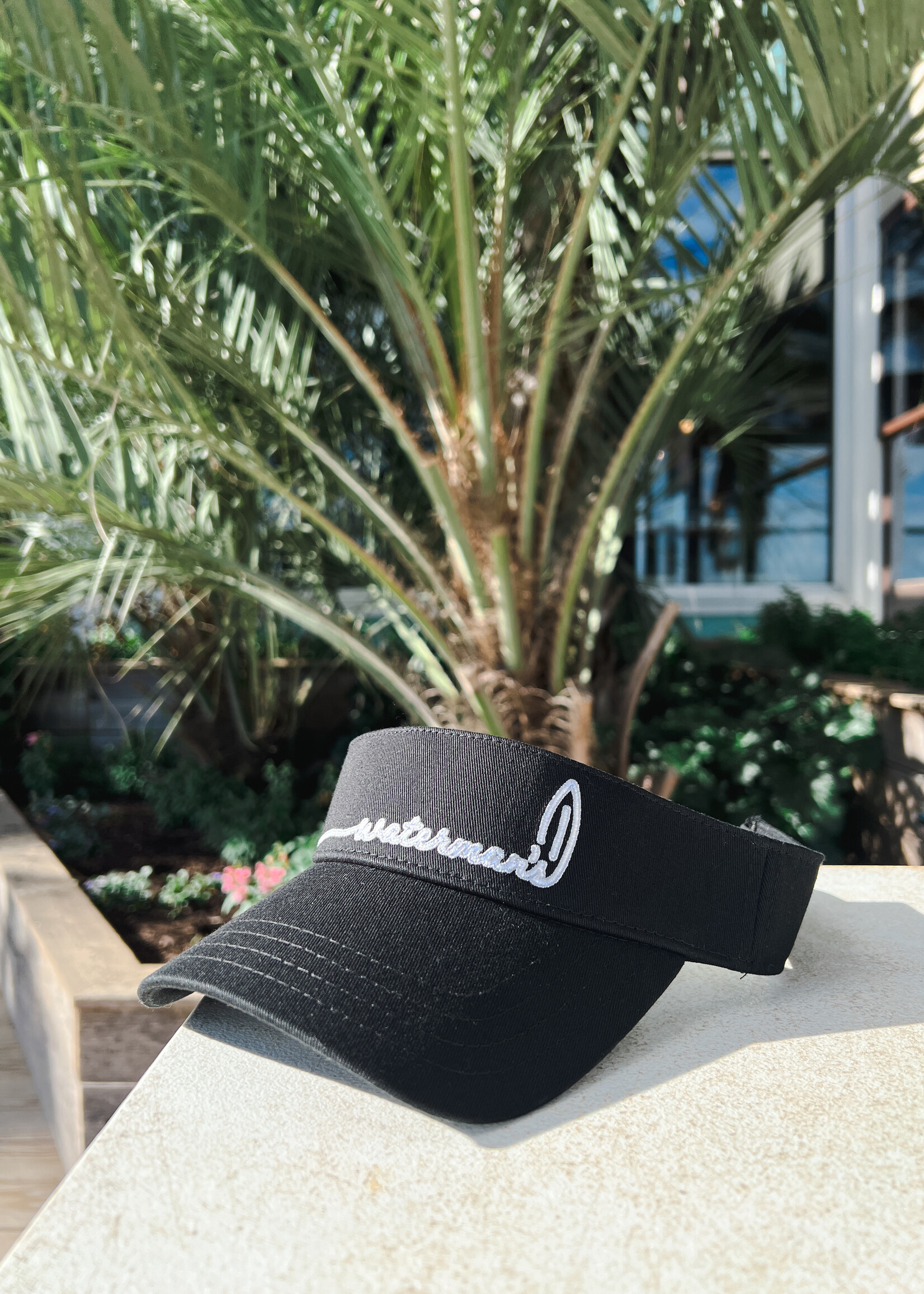 Waterman's simple surfboard embroidered visor - black