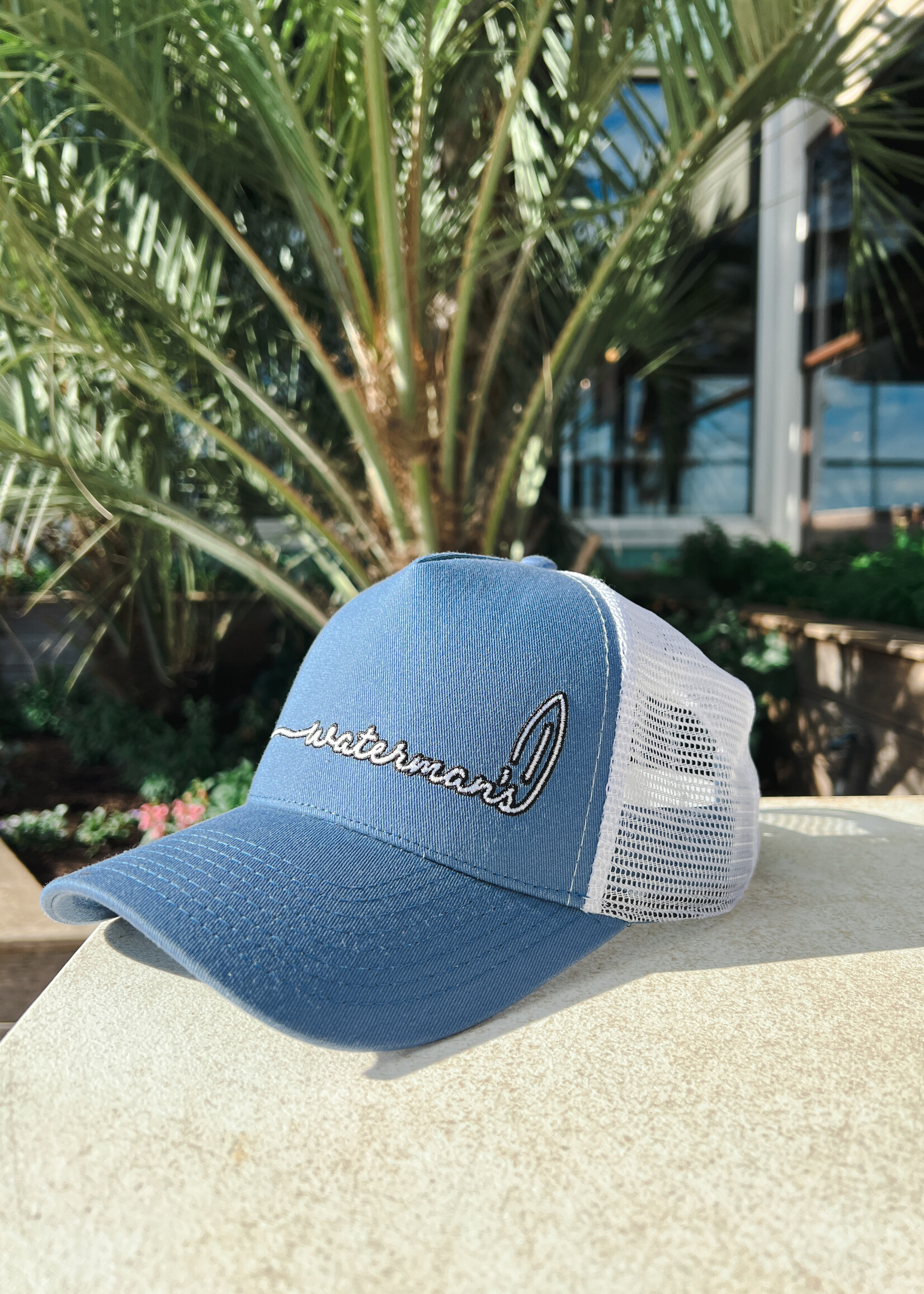 Waterman's simple surfboard embroidered hat - black or slate